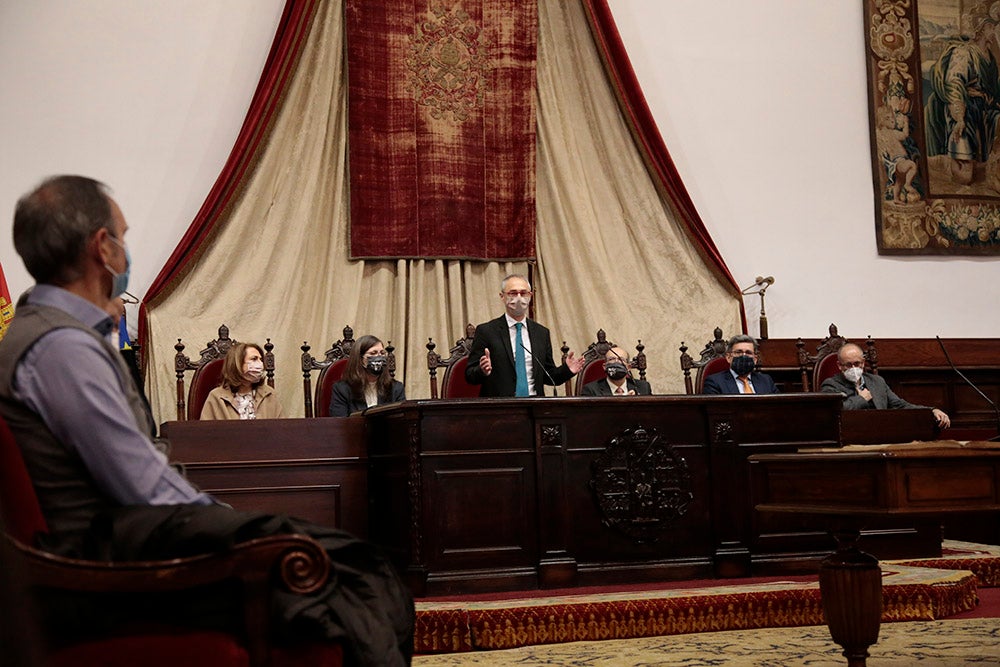 La USAL celebra la toma de posesión de 11 cargos académicos y 17 nuevos miembros del personal docente