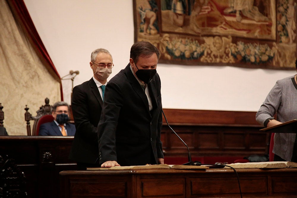 La USAL celebra la toma de posesión de 11 cargos académicos y 17 nuevos miembros del personal docente