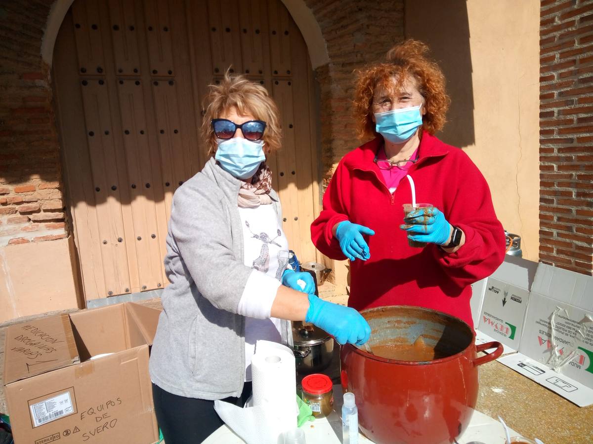 Fotos: Vecinos de Villacid participan en la reforestación del entorno de la ermita de Bustillino