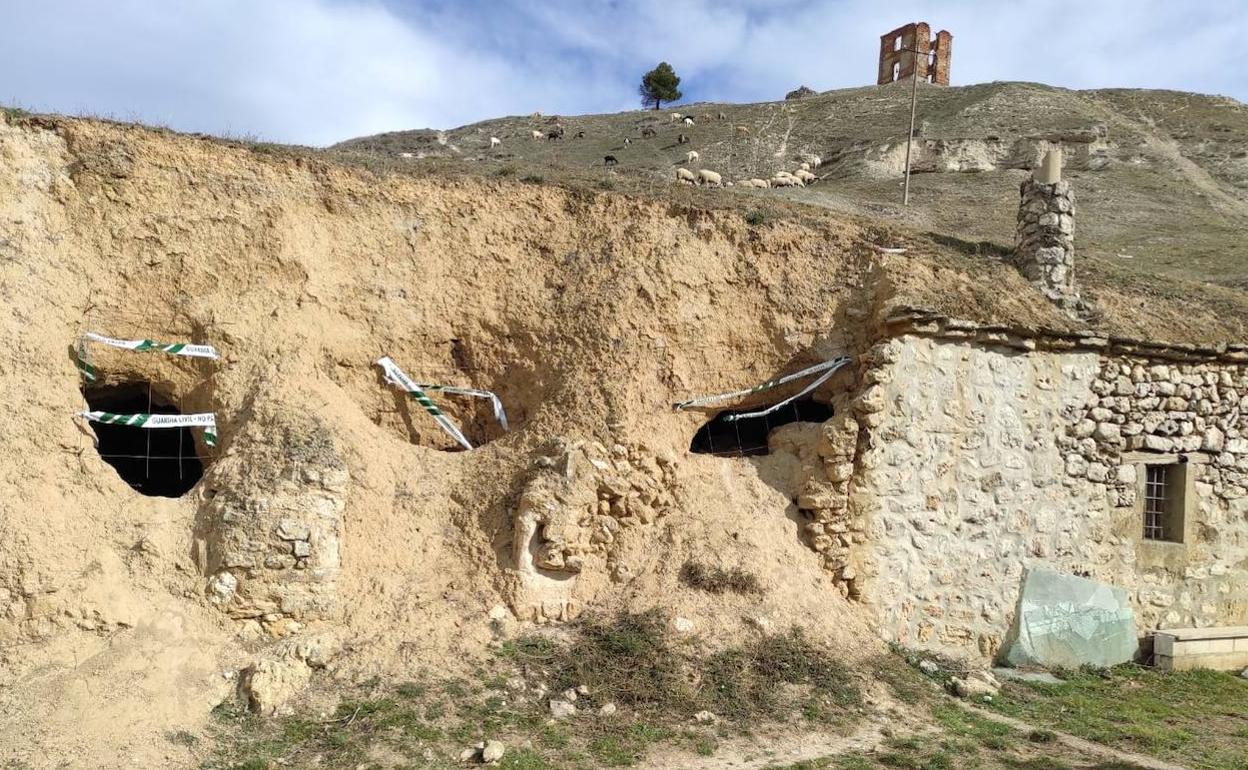 Palencia: Encontrados restos humanos tras el hundimiento del techo de una antigua casa cueva en Tariego