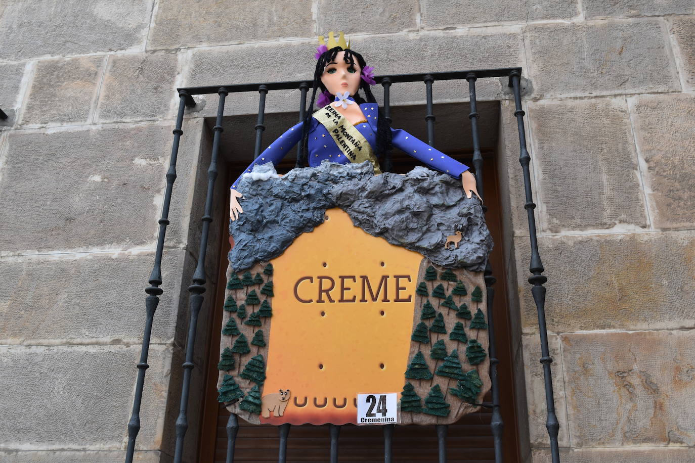 Fotos: Las galletas de Aguilar preludian el Carnaval en las calles