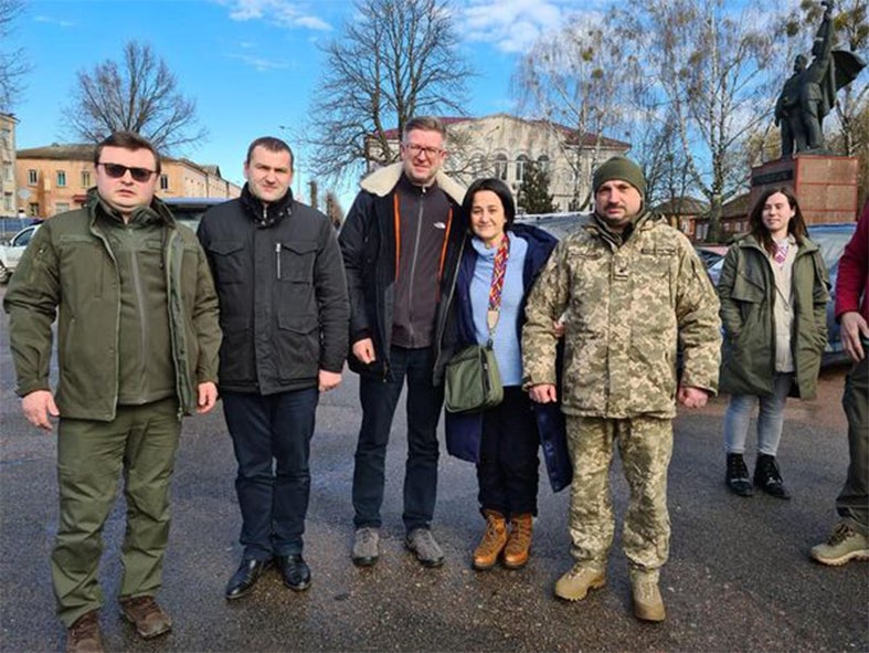 20.02.22 Visita a Ovruch, ciudad fronteriza con Bielorrusia junto a su colega estonio, Kaimo Kuusk y parlamentarios de la Rada.