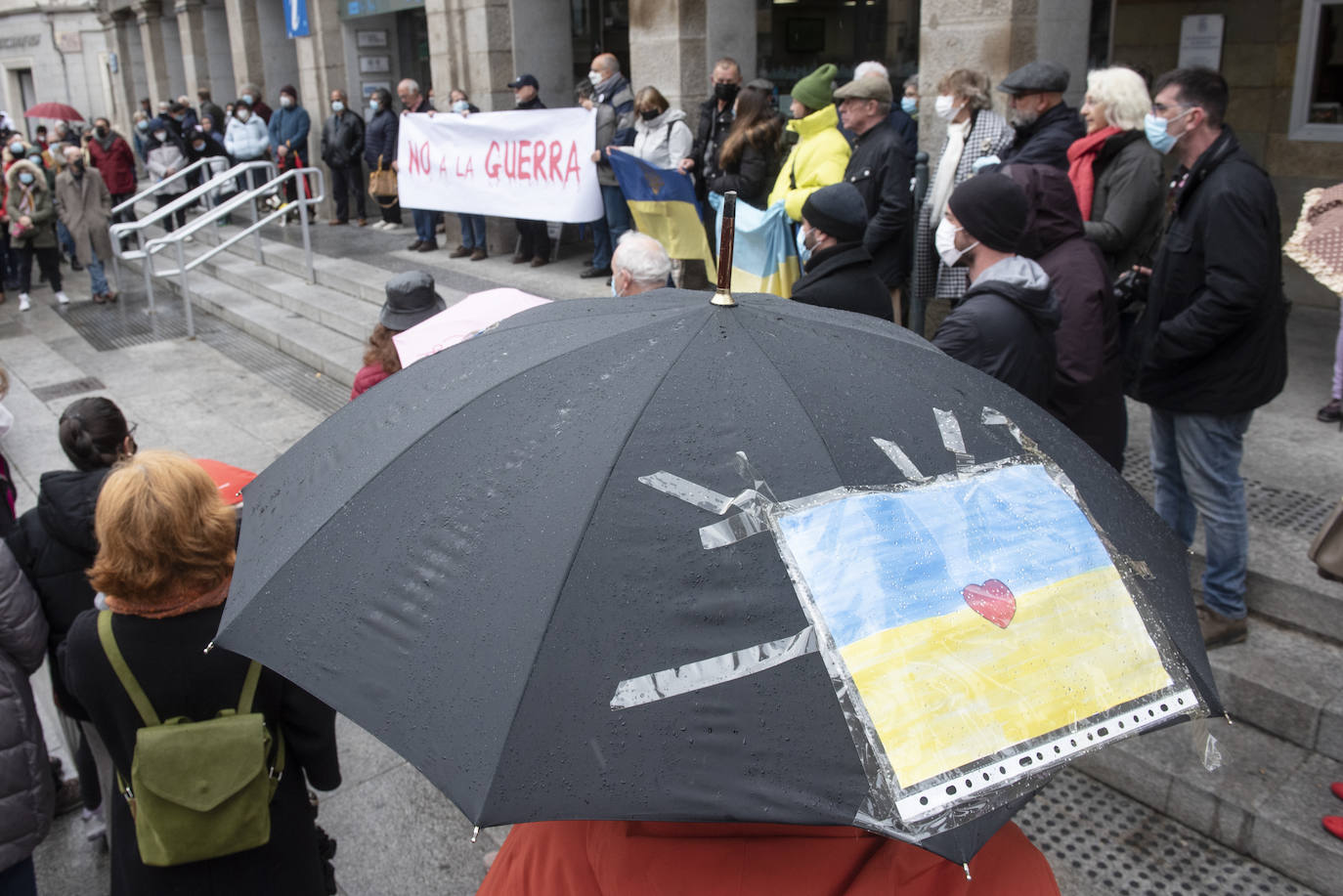Protesta celebrada este sábado en Segovia contra la guerra.