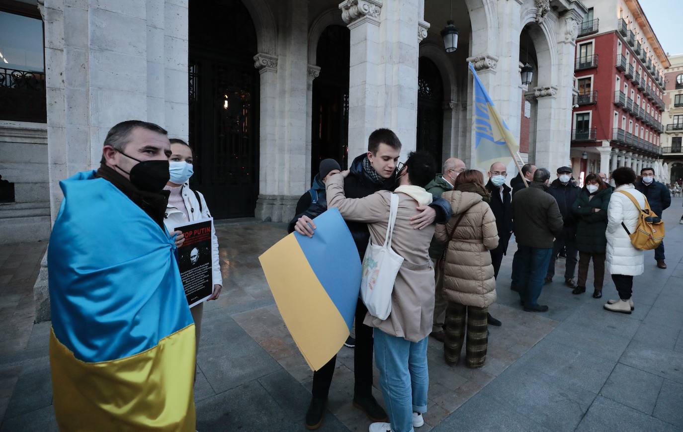 Fotos: Concentración contra la guerra en Ucrania, plaza Mayor Valladolid