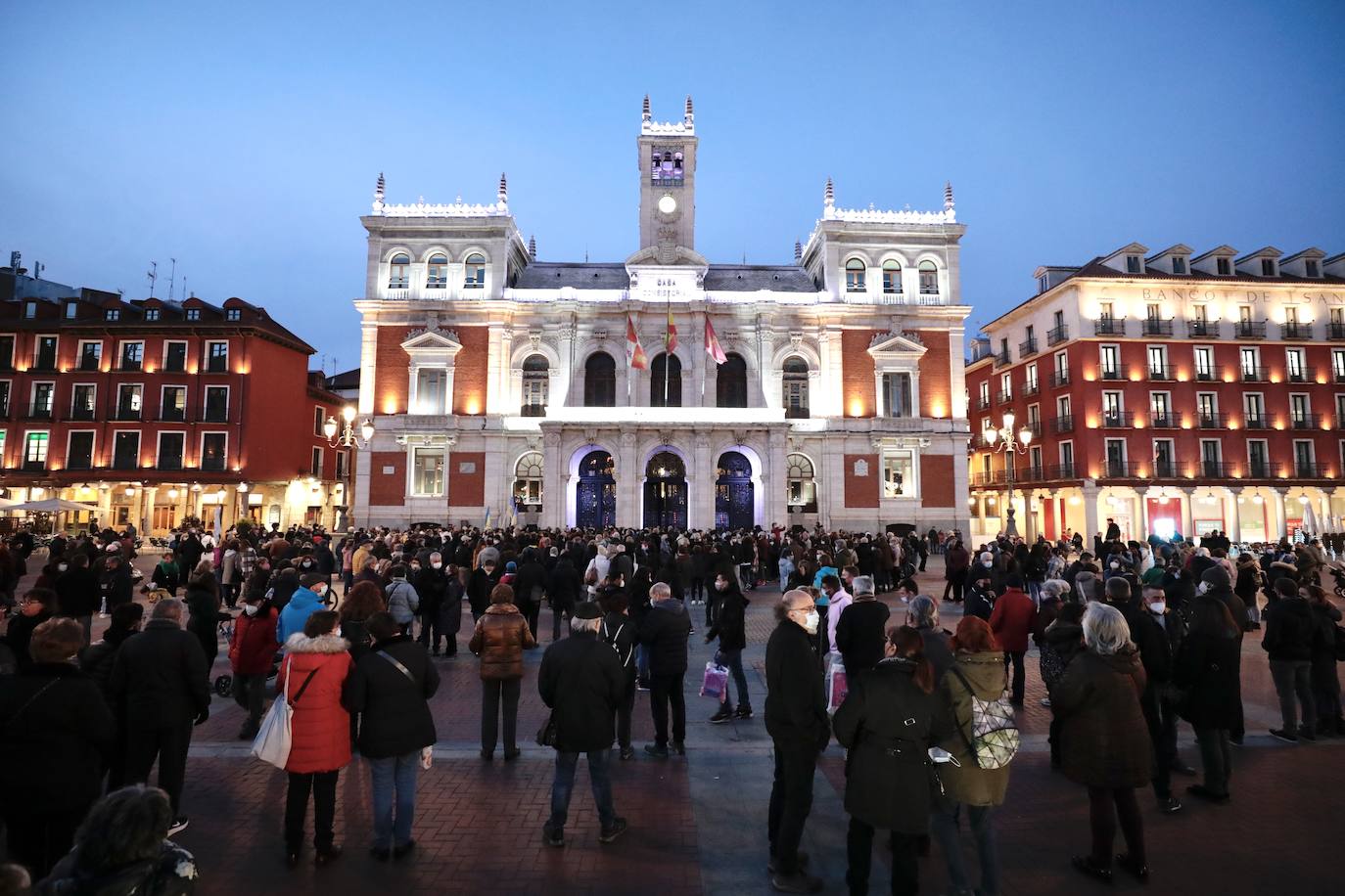 Fotos: Concentración contra la guerra en Ucrania, plaza Mayor Valladolid