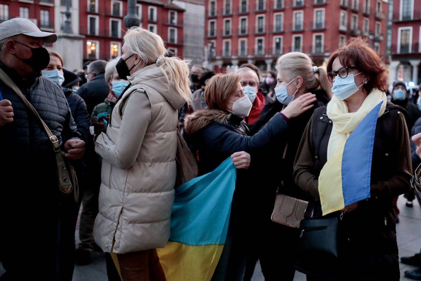 Fotos: Concentración contra la guerra en Ucrania, plaza Mayor Valladolid