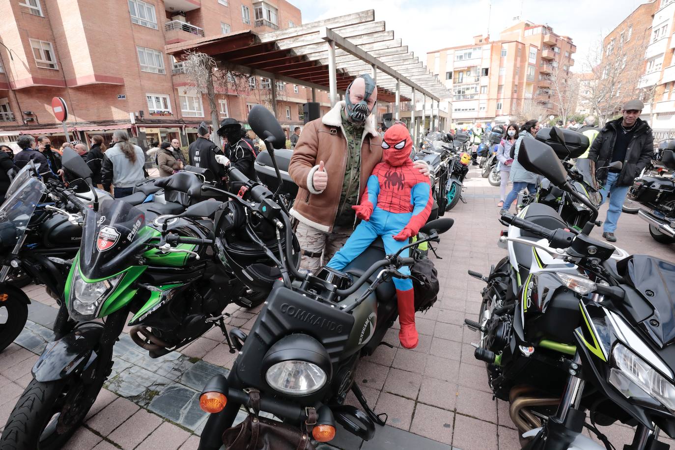 Fotos: Carnaval motero por las calles de Valladolid