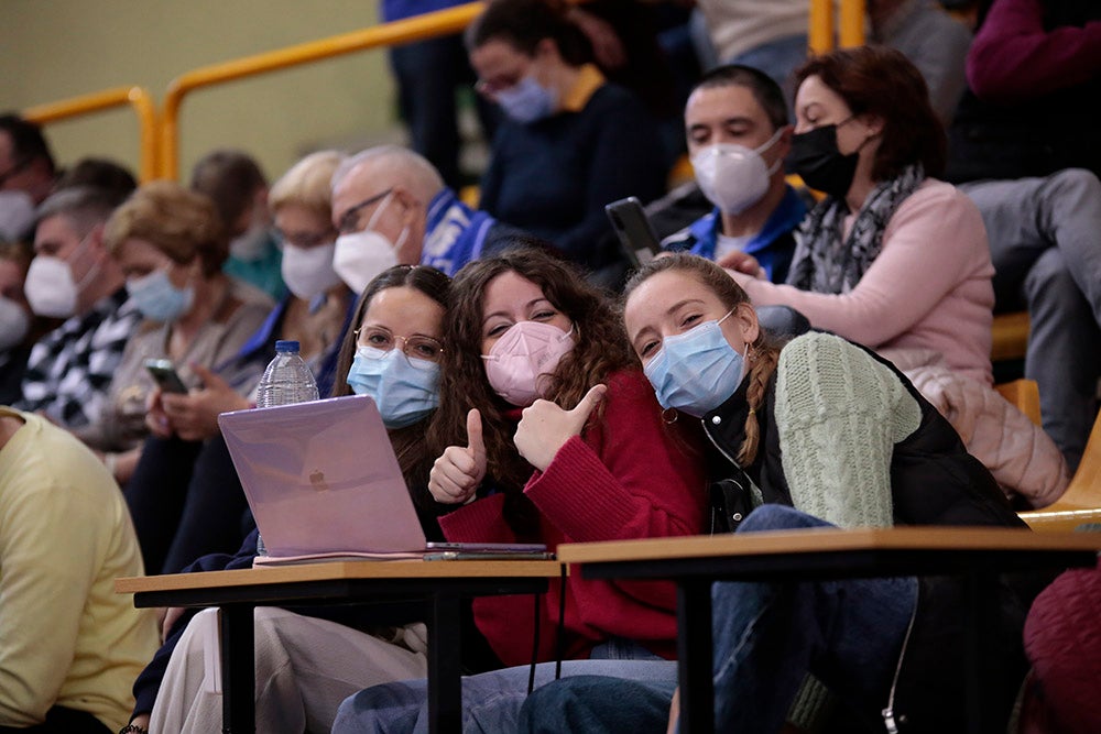 El ambiente carnavalero se hace notar en Würzburg para seguir manteniendo, y reforzando, el disfraz de líder del conjunto azulón