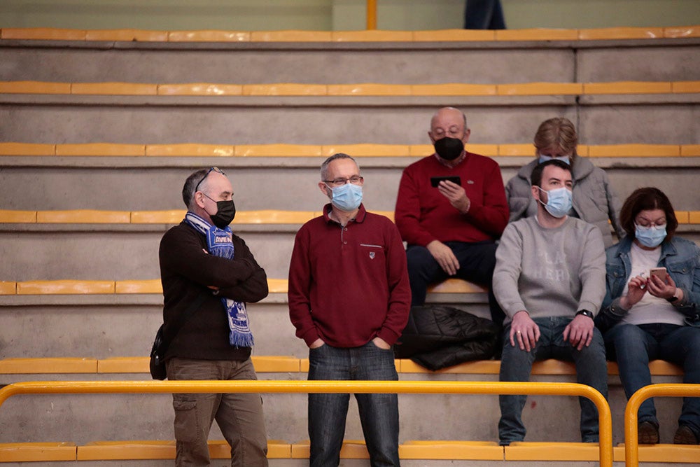El ambiente carnavalero se hace notar en Würzburg para seguir manteniendo, y reforzando, el disfraz de líder del conjunto azulón