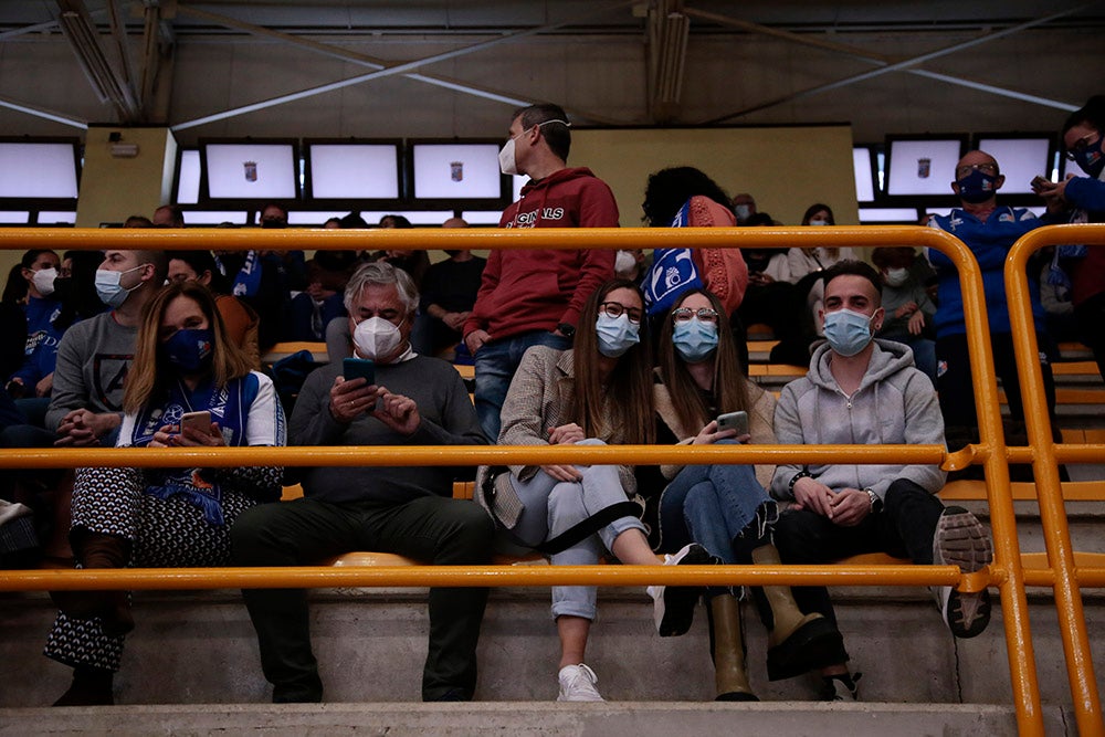 El ambiente carnavalero se hace notar en Würzburg para seguir manteniendo, y reforzando, el disfraz de líder del conjunto azulón