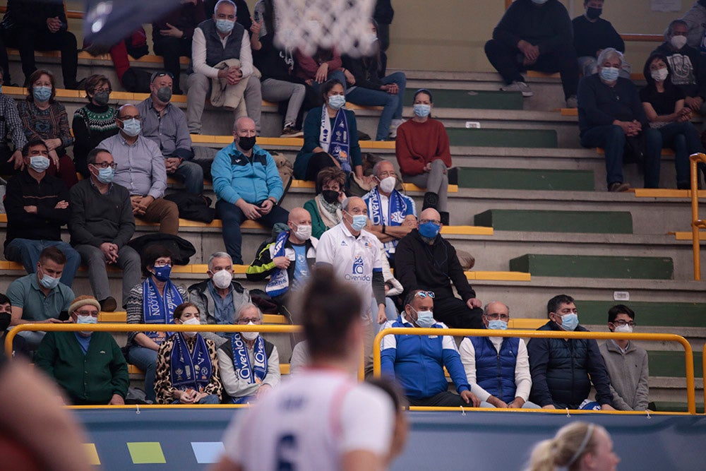 El ambiente carnavalero se hace notar en Würzburg para seguir manteniendo, y reforzando, el disfraz de líder del conjunto azulón