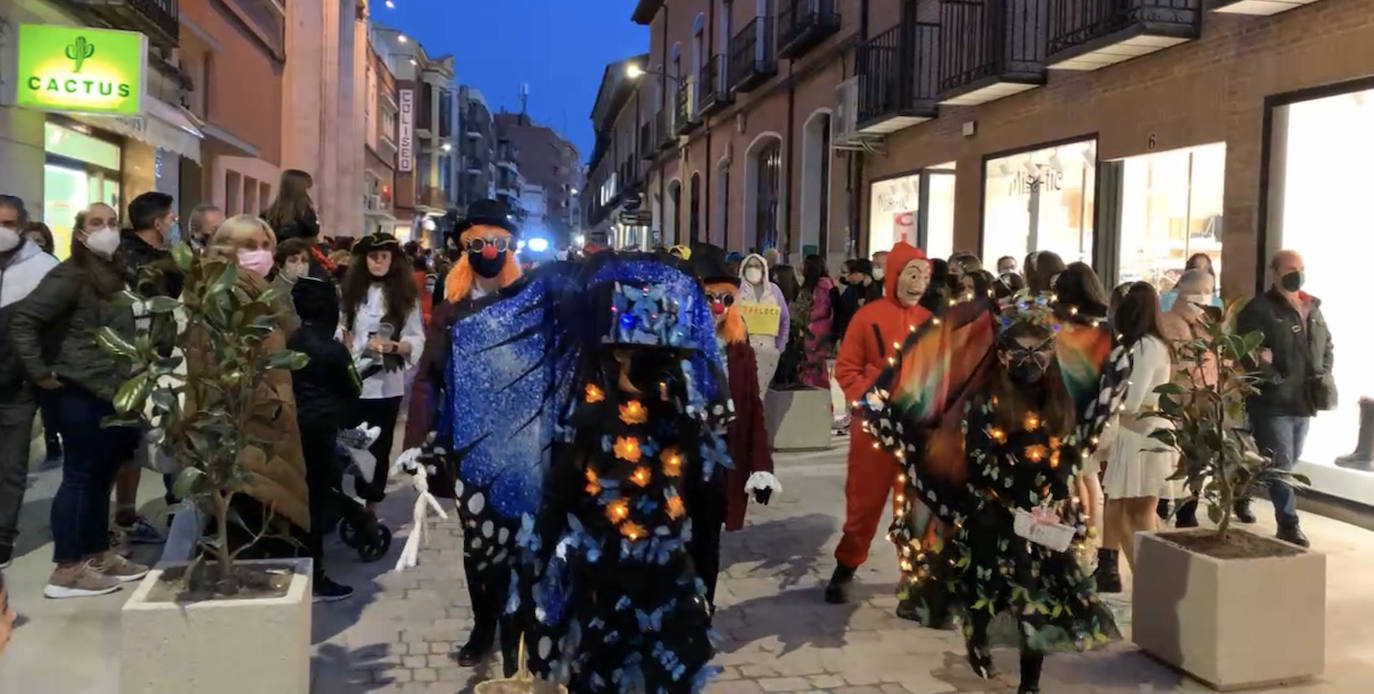 Los pueblos de Valladolid han salido este lunes a la calle para celebrar el carnaval. 