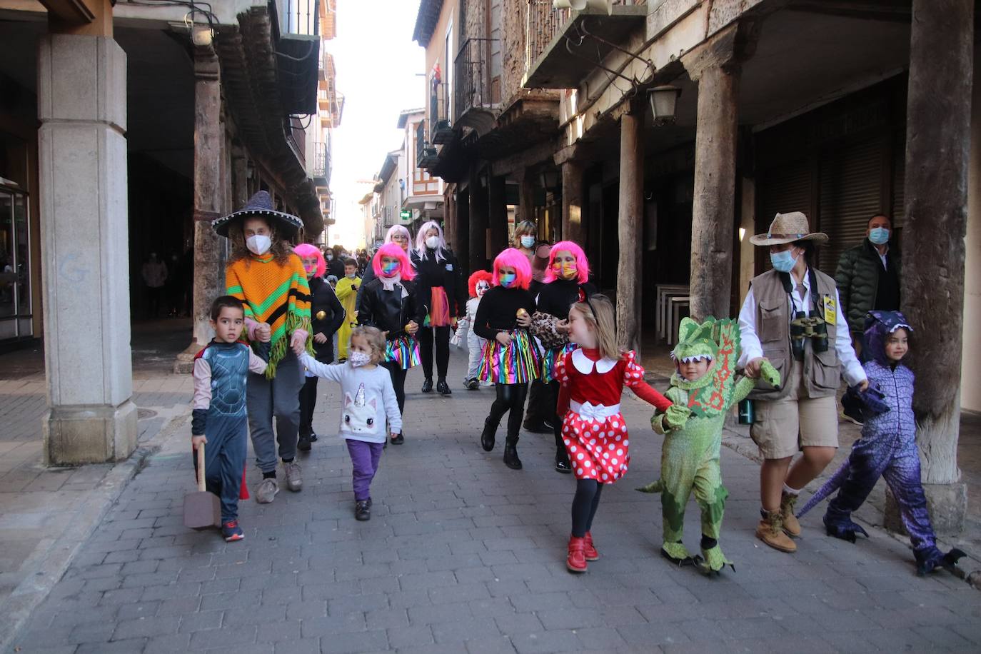 Los pueblos de Valladolid han salido este lunes a la calle para celebrar el carnaval. 