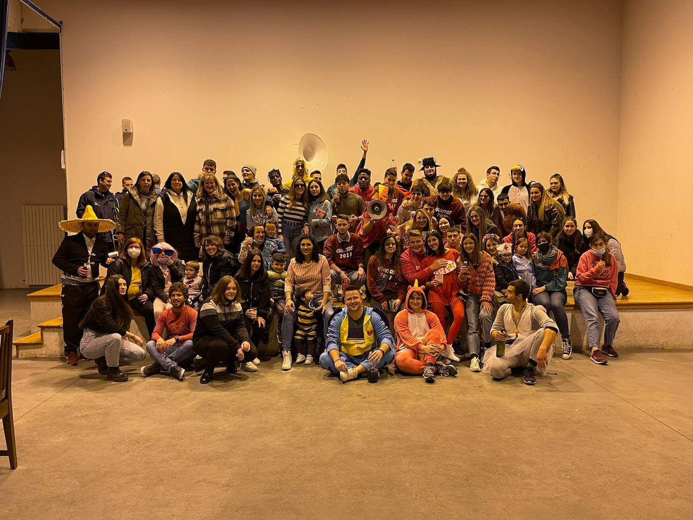 Los pueblos de Valladolid han salido este lunes a la calle para celebrar el carnaval. 