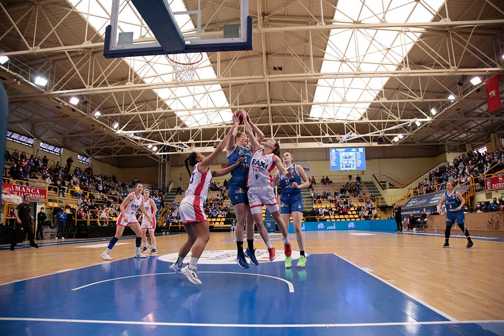 El CB Avenida se hace más líder ante el colista Ferrol (85-51)