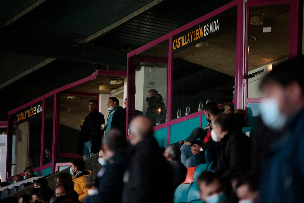 El presidente Manuel Lovato centra todas las miradas en un estadio Helmántico con nuevos aires tras el cambio en el banquillo 