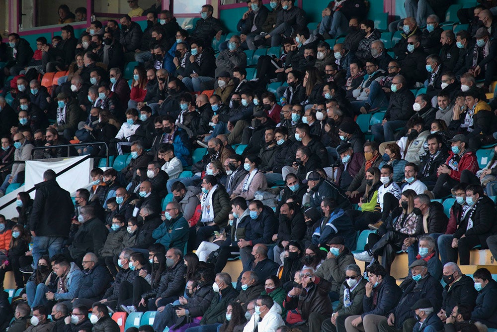 El presidente Manuel Lovato centra todas las miradas en un estadio Helmántico con nuevos aires tras el cambio en el banquillo 