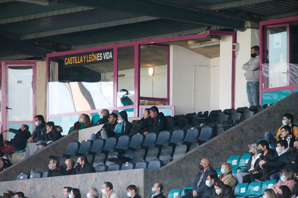 El presidente Manuel Lovato centra todas las miradas en un estadio Helmántico con nuevos aires tras el cambio en el banquillo 