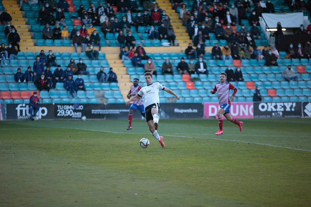 El Salamanca UDS se agarra a la pelea por la salvación ante la UD Llanera (2-0)