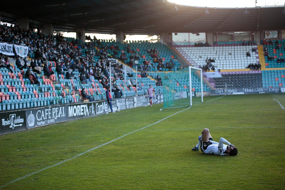 El Salamanca UDS se agarra a la pelea por la salvación ante la UD Llanera (2-0)