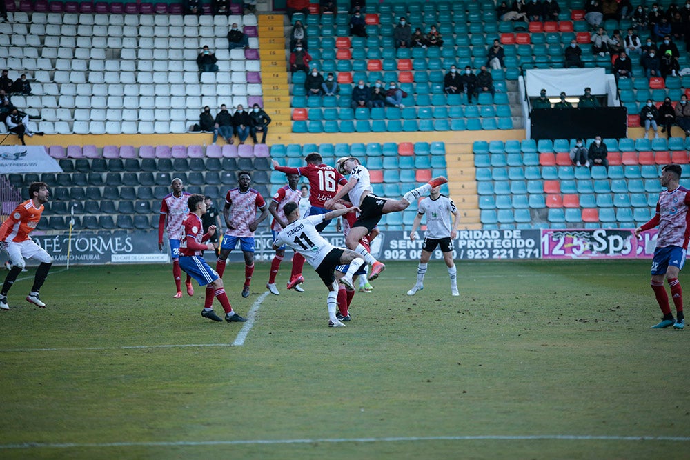 El Salamanca UDS se agarra a la pelea por la salvación ante la UD Llanera (2-0)