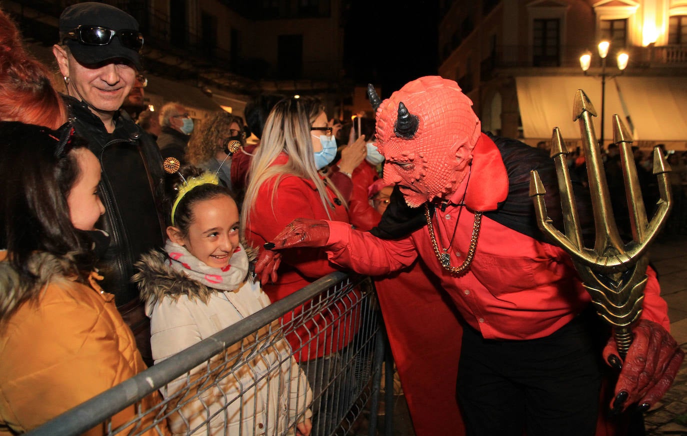 Desfile de este martes por el centro de Segovia.