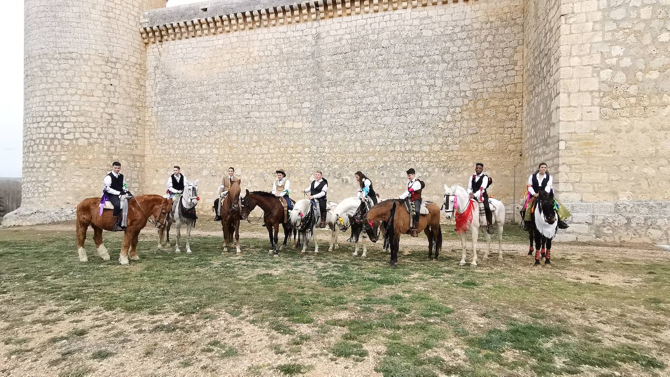 Fotos: Los quintos de Torrelobatón corren las cintas tras dos años en blanco por la covid