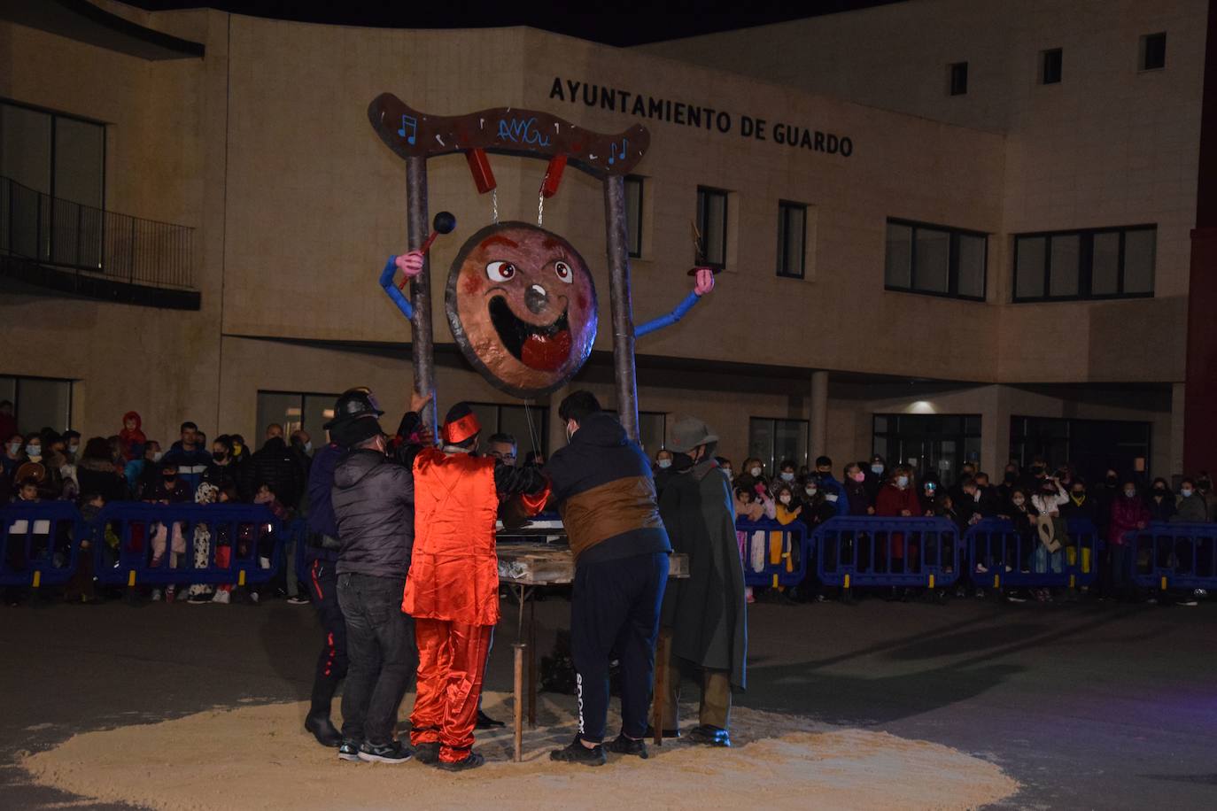 Fotos: Carnaval en Guardo: La quema de la falla de Don Gong