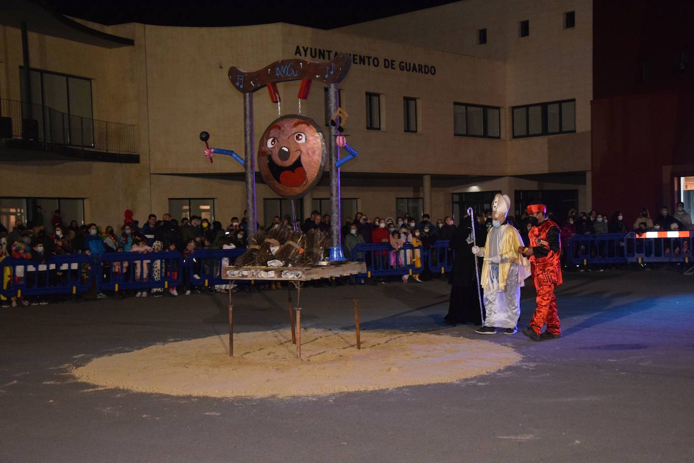 Fotos: Carnaval en Guardo: La quema de la falla de Don Gong