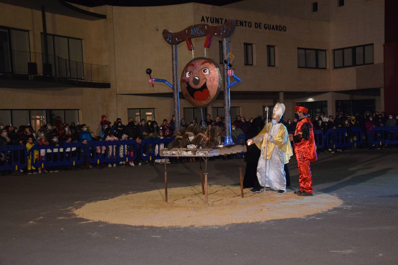 Fotos: Carnaval en Guardo: La quema de la falla de Don Gong