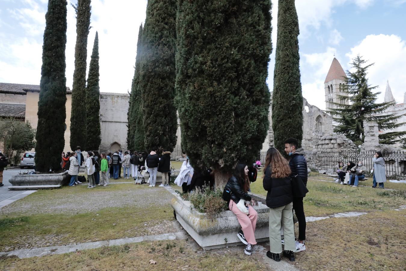 Fotos: Ayuno solidario por la paz en Ucrania en la Plaza de la Universidad