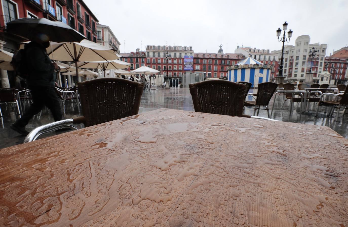 Fotos: La lluvia reaparece con fuerza en Valladolid