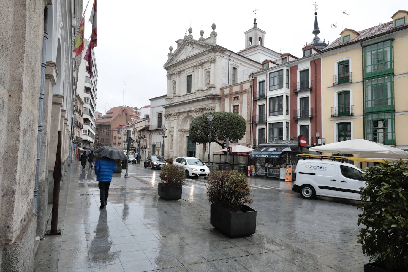 Fotos: La lluvia reaparece con fuerza en Valladolid