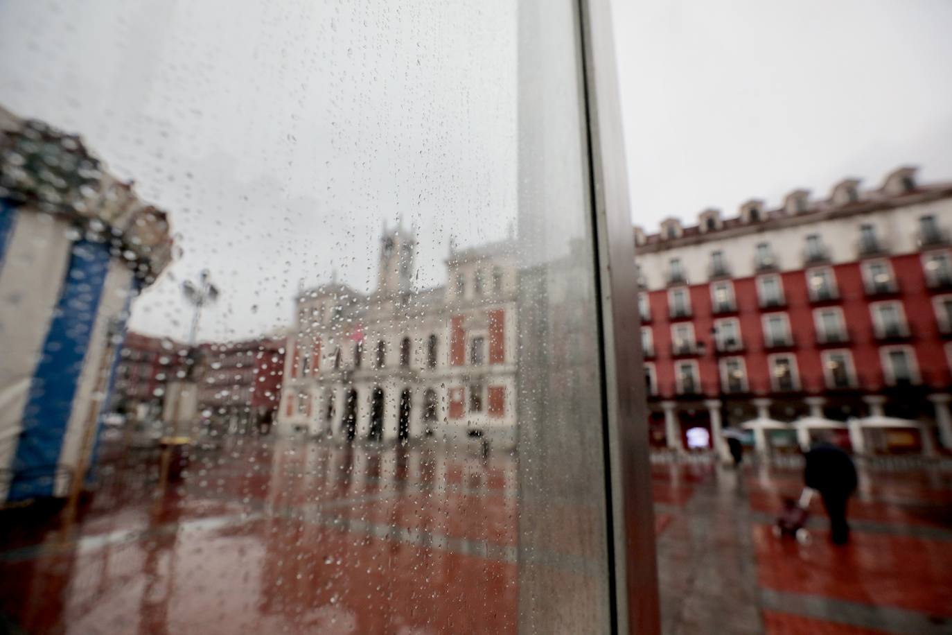 Fotos: La lluvia reaparece con fuerza en Valladolid