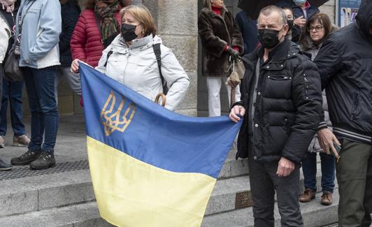 Concentración en Segovia de apoyo al pueblo ucraniano, dos días después de la invasión risa. 