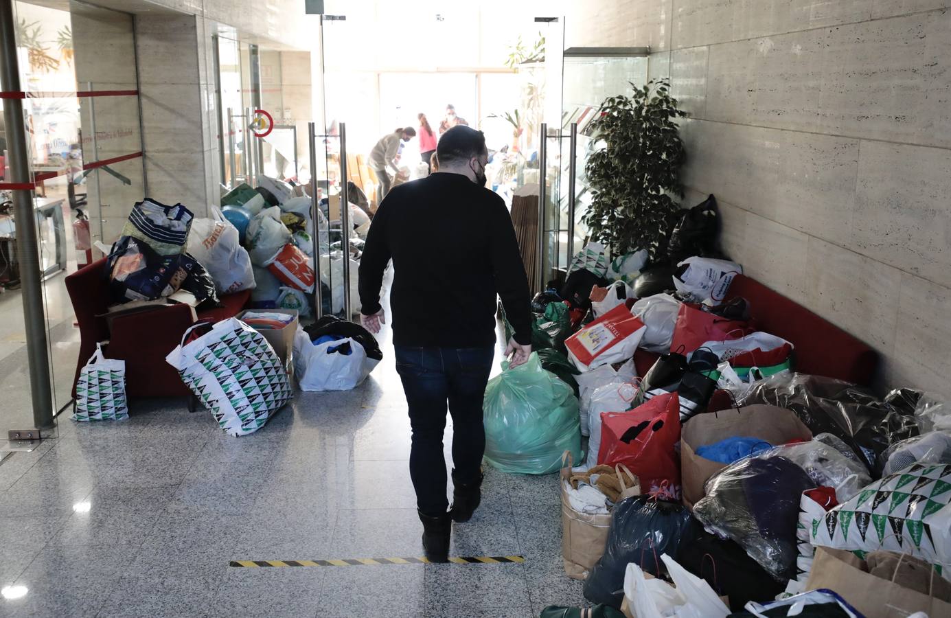 Fotos: Material recibido en la Cámara de Comercio de Valladolid para los refugiados de la guerra en Ucrania