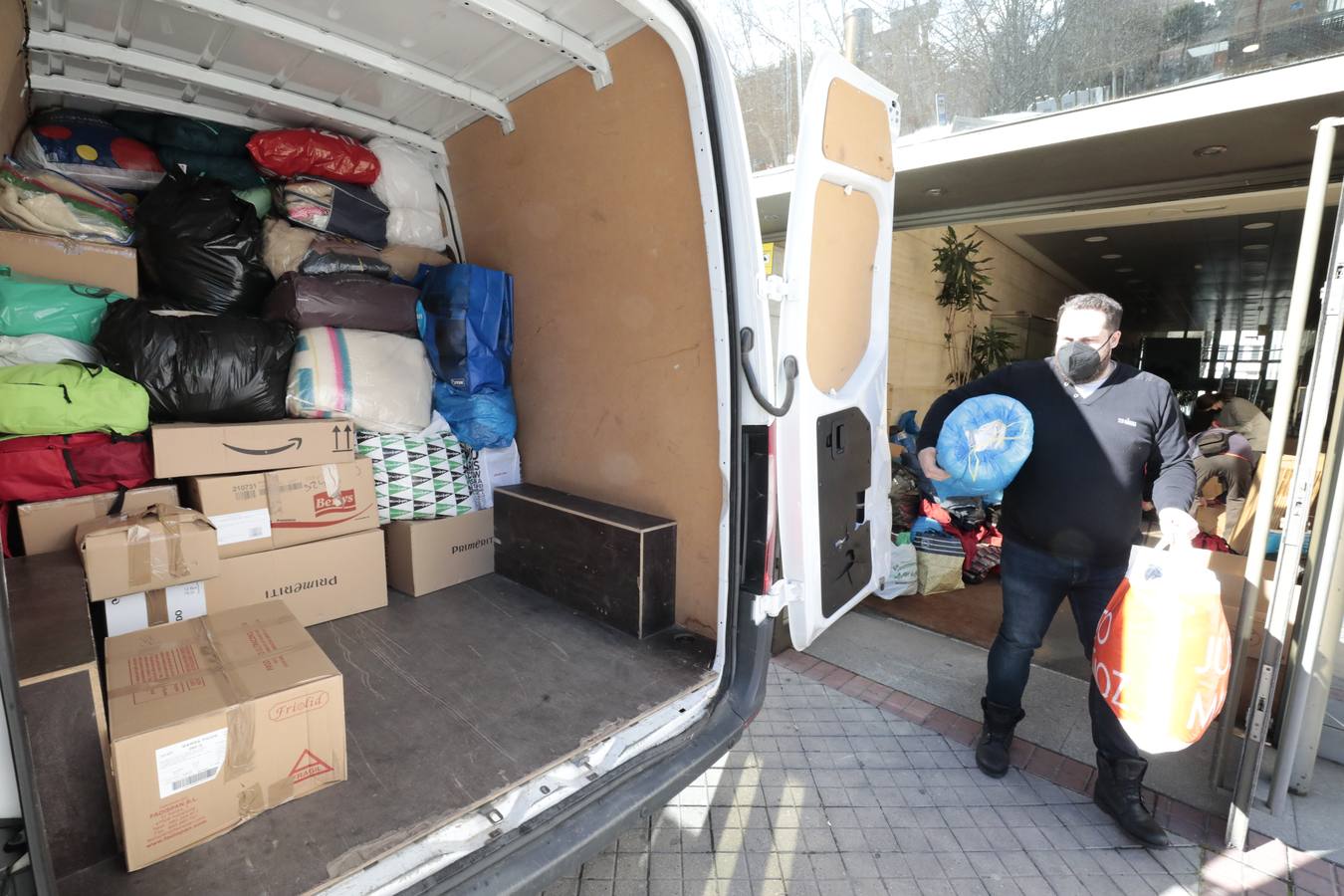 Fotos: Material recibido en la Cámara de Comercio de Valladolid para los refugiados de la guerra en Ucrania