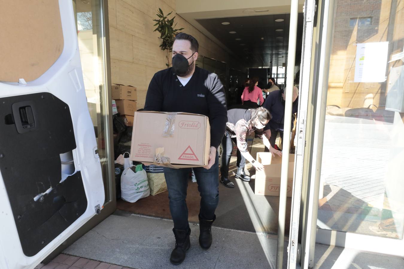 Fotos: Material recibido en la Cámara de Comercio de Valladolid para los refugiados de la guerra en Ucrania