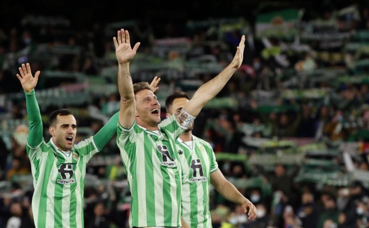 Los jugadores del Betis celebran el pase ante el Rayo en semifinales.