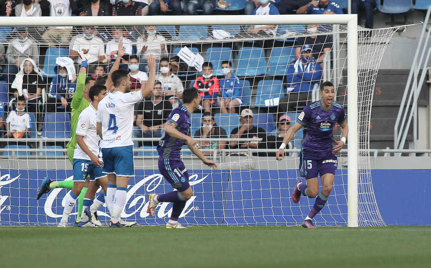 Una de las imágenes que ha dejado el Tenerife 1-4 Real Valladolid. 