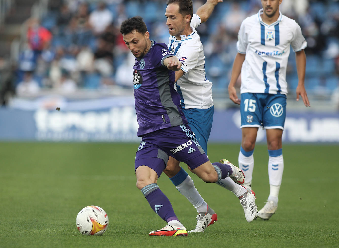 Una de las imágenes que ha dejado el Tenerife 1-4 Real Valladolid. 