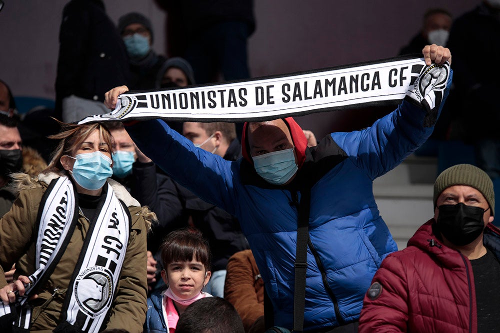 Hermanamiento y solidaridad en las gradas de un Reina Sofía que volvió a presenciar una derrota del cuadro unionista 