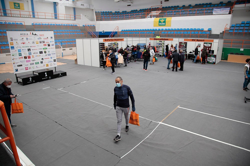 La Media Maratón de Salamanca realiza su tradicional Feria del Corredor en el pabellón de la Alamedilla 