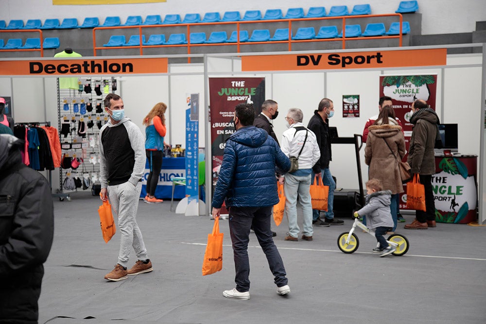 La Media Maratón de Salamanca realiza su tradicional Feria del Corredor en el pabellón de la Alamedilla 