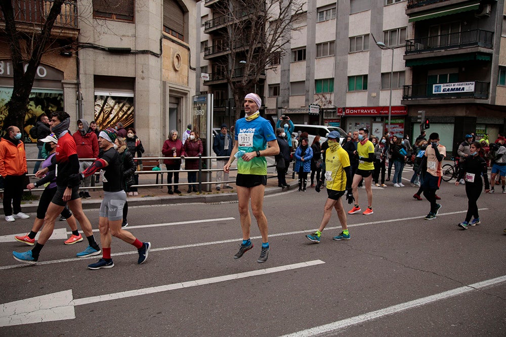 El Paseo de la Estación se convirtió en lugar de reencuentro de los participantes en la Media Maratón Ciudad de Salamanca