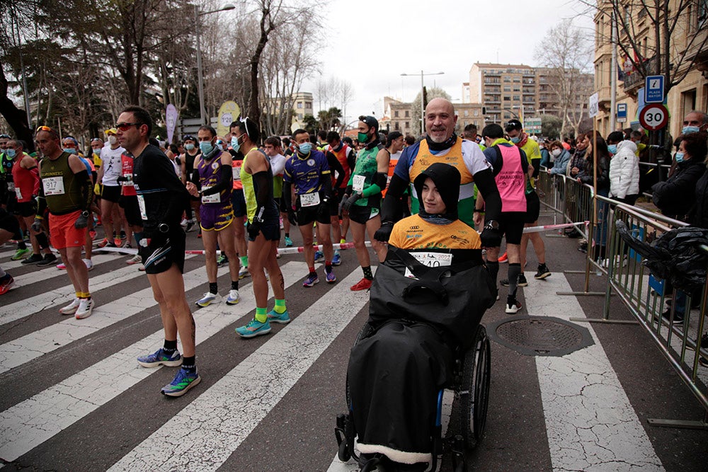 El Paseo de la Estación se convirtió en lugar de reencuentro de los participantes en la Media Maratón Ciudad de Salamanca