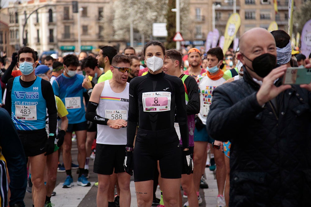 El Paseo de la Estación se convirtió en lugar de reencuentro de los participantes en la Media Maratón Ciudad de Salamanca