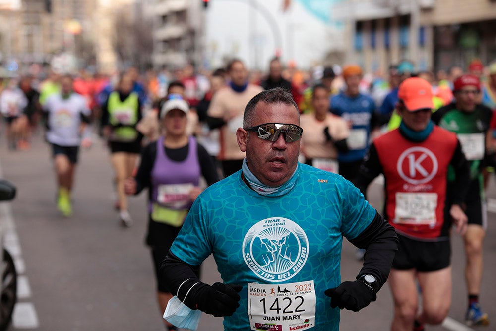 El Paseo de la Estación se convirtió en lugar de reencuentro de los participantes en la Media Maratón Ciudad de Salamanca