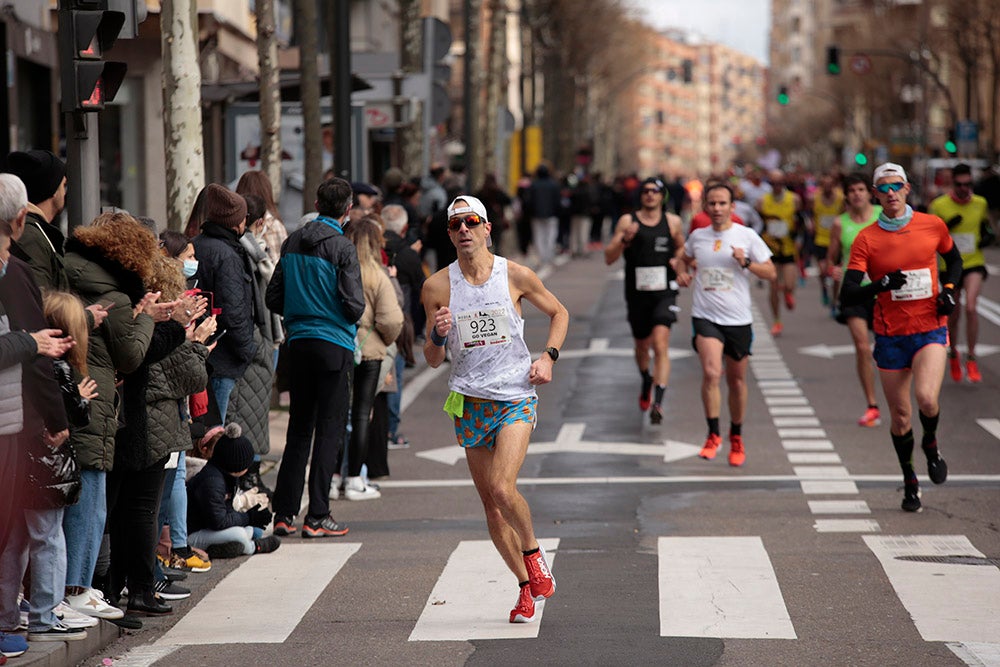 El Paseo de la Estación se convirtió en lugar de reencuentro de los participantes en la Media Maratón Ciudad de Salamanca