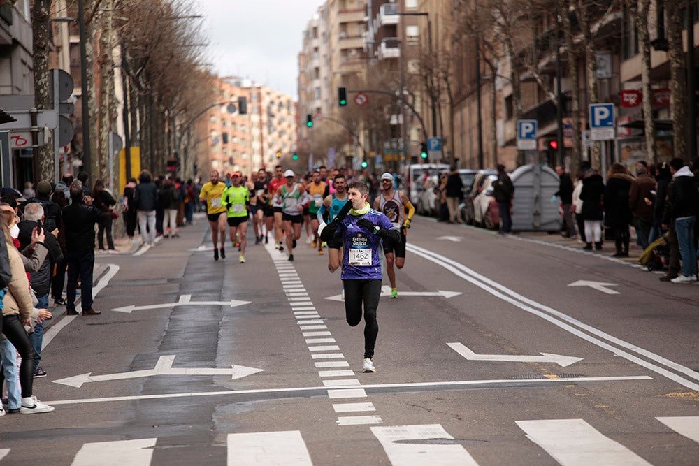 El Paseo de la Estación se convirtió en lugar de reencuentro de los participantes en la Media Maratón Ciudad de Salamanca